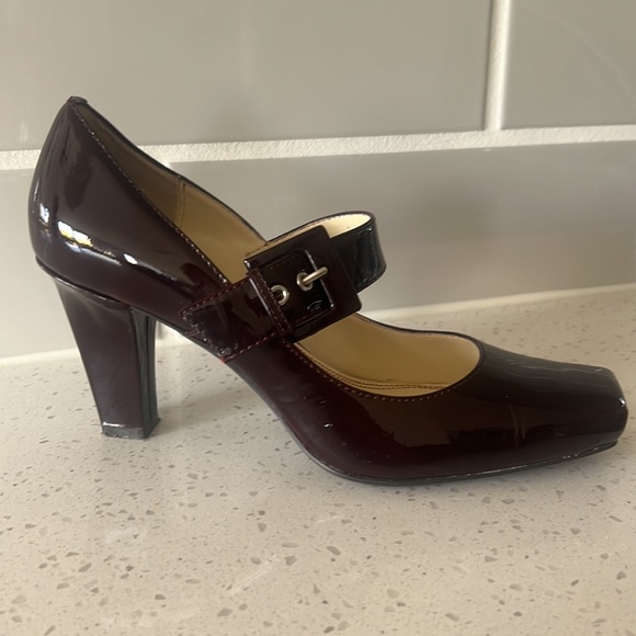 Franco Sarto Patent Leather Mary Jane Heels, Size 8M, 3" Heels - Picture 7 of 11